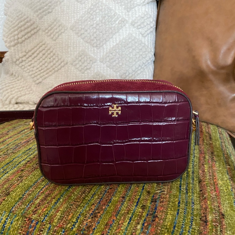 NWOT Tory Burch Croc Embossed Maroon Blake Crossbody